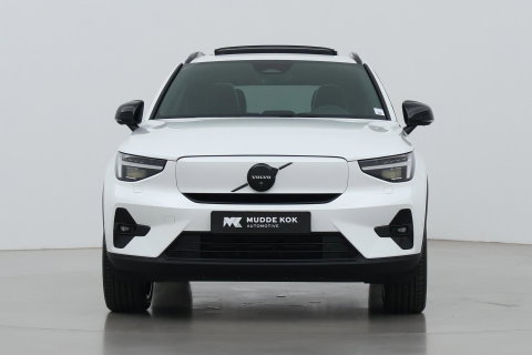 Volvo EX40 Twin Motor Plus Black Edition 82 kWh | ACC | Panoramadak | 360° Camera | Harman/Kardon | Stoel+Stuurverwarming