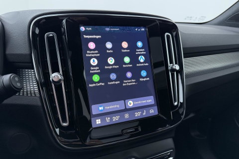 Volvo EX40 Twin Motor Plus Black Edition 82 kWh | ACC | Panoramadak | 360° Camera | Harman/Kardon | Stoel+Stuurverwarming