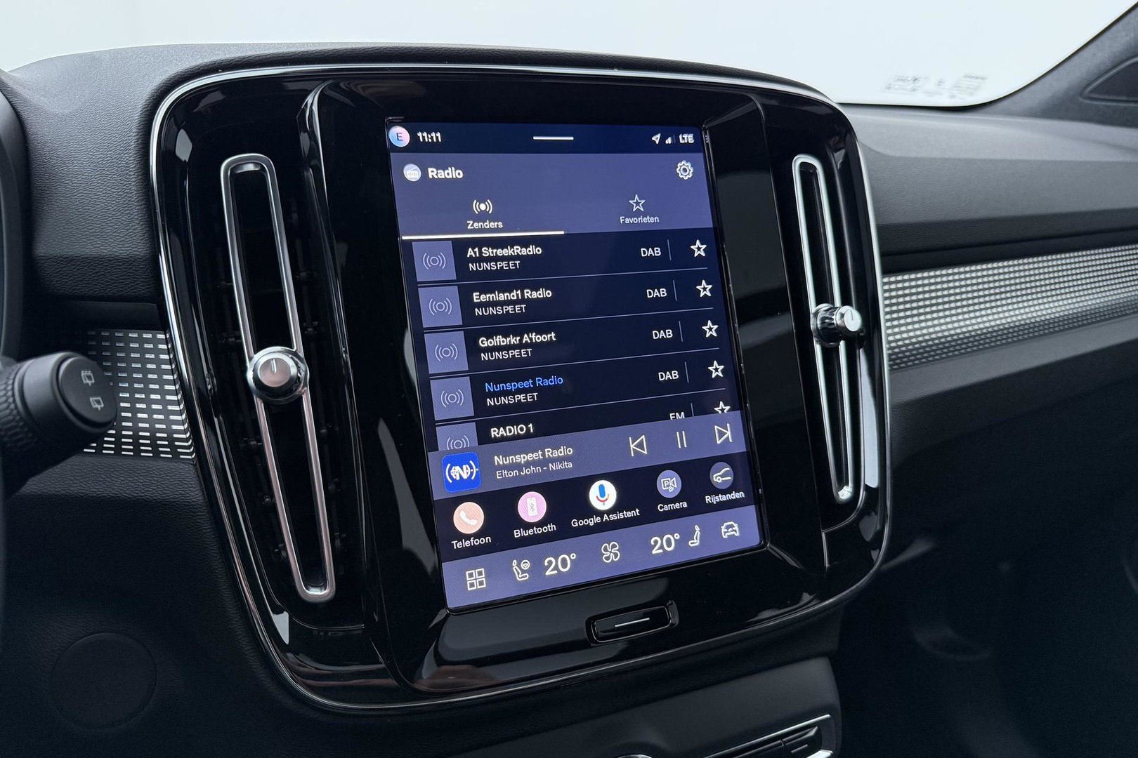 Volvo EX40 Twin Motor Plus Black Edition 82 kWh | ACC | Panoramadak | 360° Camera | Harman/Kardon | Stoel+Stuurverwarming