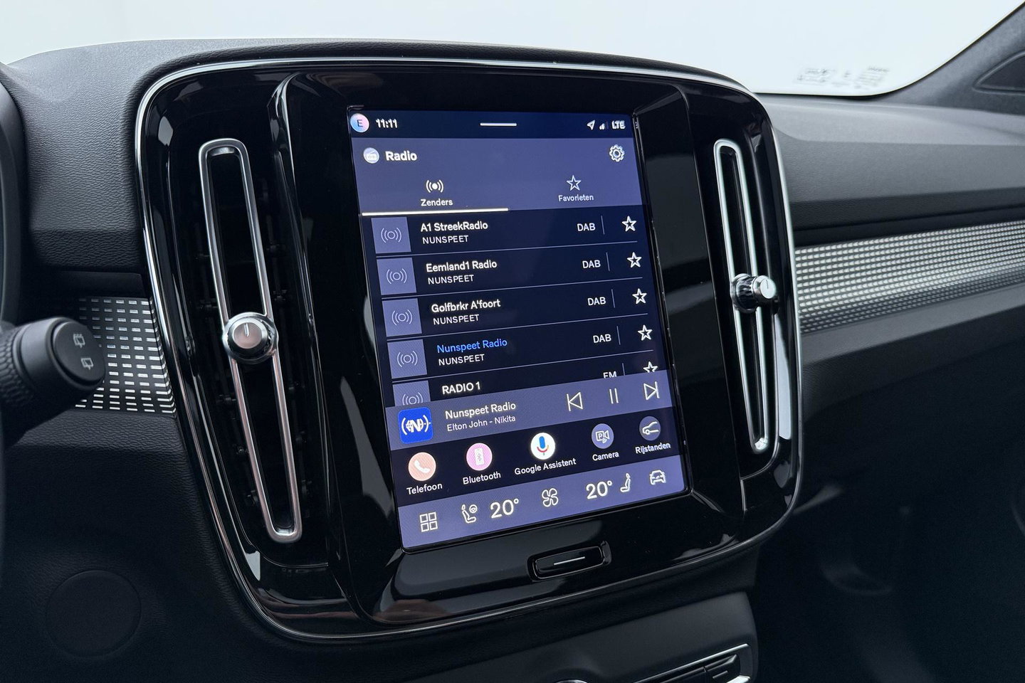 Volvo EX40 Twin Motor Plus Black Edition 82 kWh | ACC | Panoramadak | 360° Camera | Harman/Kardon | Stoel+Stuurverwarming
