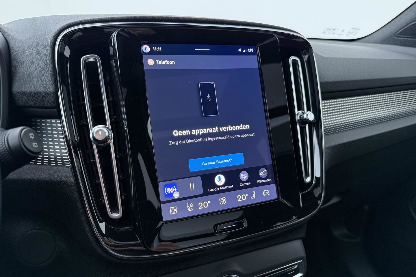 Volvo EX40 Twin Motor Plus Black Edition 82 kWh | ACC | Panoramadak | 360° Camera | Harman/Kardon | Stoel+Stuurverwarming