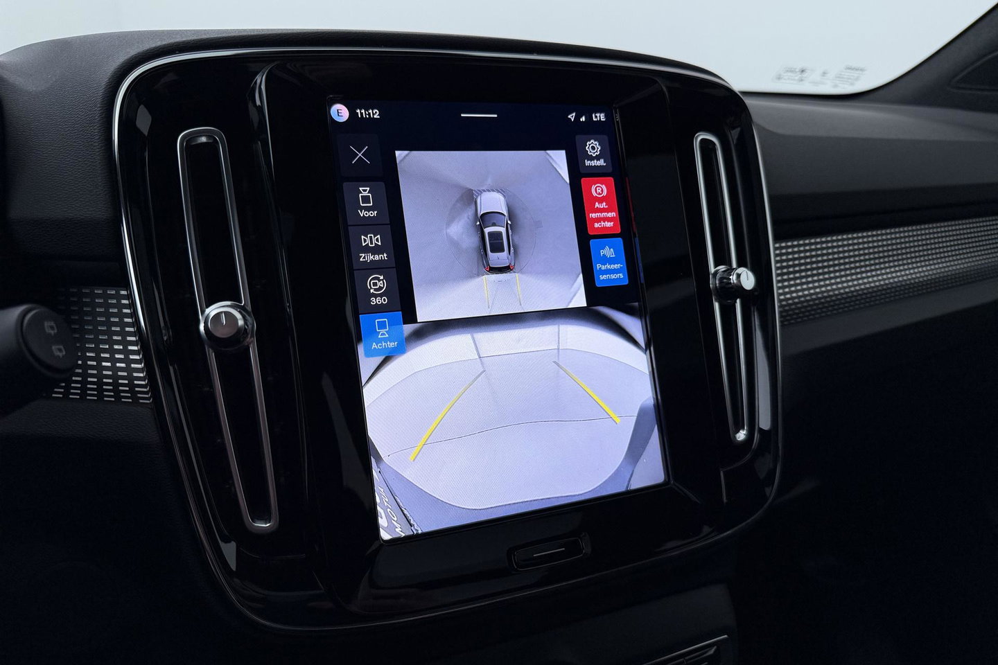 Volvo EX40 Twin Motor Plus Black Edition 82 kWh | ACC | Panoramadak | 360° Camera | Harman/Kardon | Stoel+Stuurverwarming
