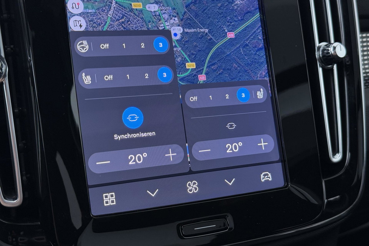 Volvo EX40 Twin Motor Plus Black Edition 82 kWh | ACC | Panoramadak | 360° Camera | Harman/Kardon | Stoel+Stuurverwarming