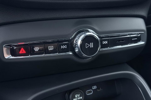 Volvo EX40 Twin Motor Plus Black Edition 82 kWh | ACC | Panoramadak | 360° Camera | Harman/Kardon | Stoel+Stuurverwarming