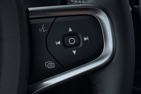 Volvo EX40 Twin Motor Plus Black Edition 82 kWh | ACC | Panoramadak | 360° Camera | Harman/Kardon | Stoel+Stuurverwarming