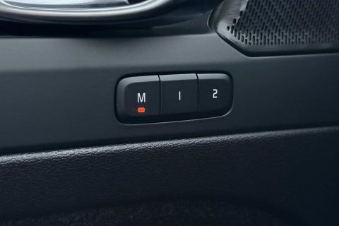 Volvo EX40 Twin Motor Plus Black Edition 82 kWh | ACC | Panoramadak | 360° Camera | Harman/Kardon | Stoel+Stuurverwarming