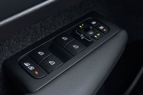 Volvo EX40 Twin Motor Plus Black Edition 82 kWh | ACC | Panoramadak | 360° Camera | Harman/Kardon | Stoel+Stuurverwarming