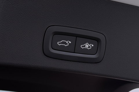 Volvo EX40 Twin Motor Plus Black Edition 82 kWh | ACC | Panoramadak | 360° Camera | Harman/Kardon | Stoel+Stuurverwarming