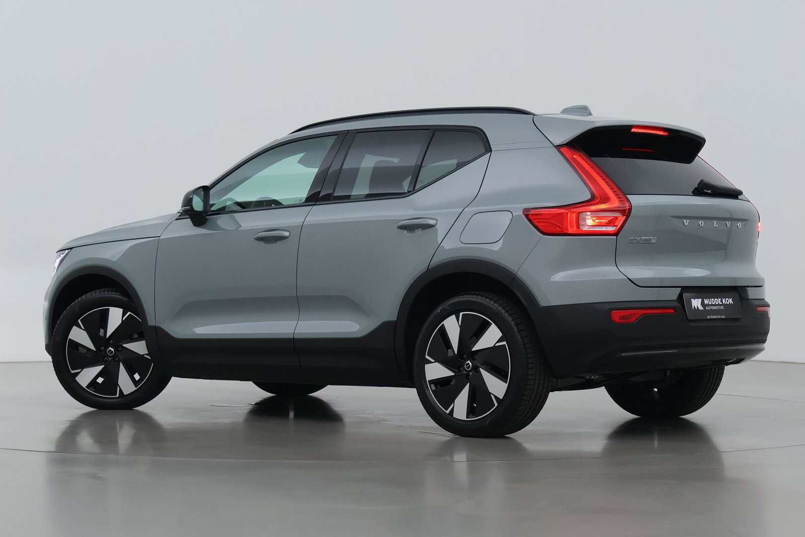 Volvo EX40 Single Motor Extended Range Plus 82 kWh | ACC | Harman/Kardon | 360° Camera | BLIS | Stoel+Stuurverwarming | 19 Inch