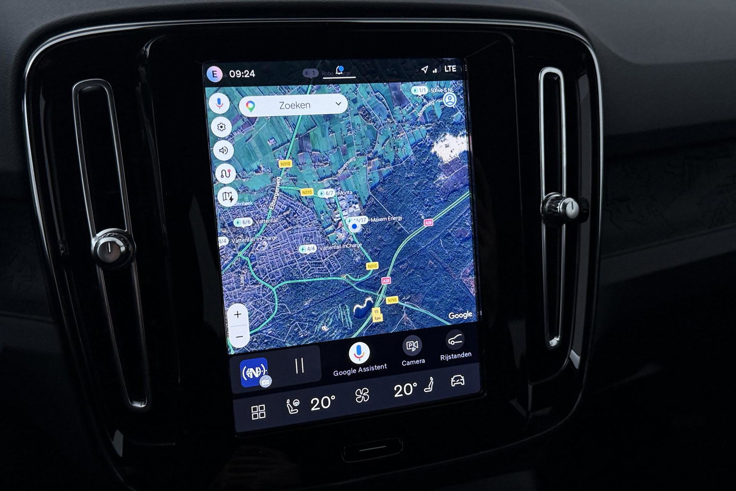 Volvo EX40 Single Motor Extended Range Plus 82 kWh | ACC | Harman/Kardon | 360° Camera | BLIS | Stoel+Stuurverwarming | 19 Inch