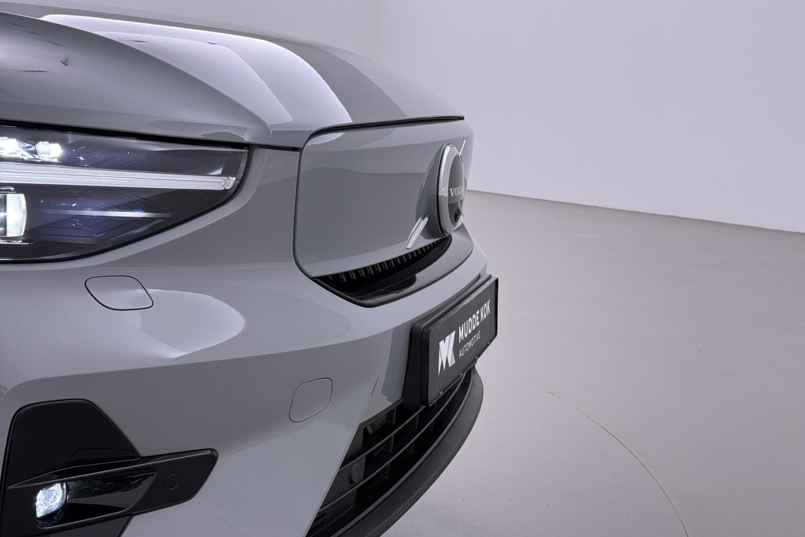 Volvo EX40 Single Motor Extended Range Plus 82 kWh | ACC | Harman/Kardon | 360° Camera | BLIS | Stoel+Stuurverwarming | 19 Inch