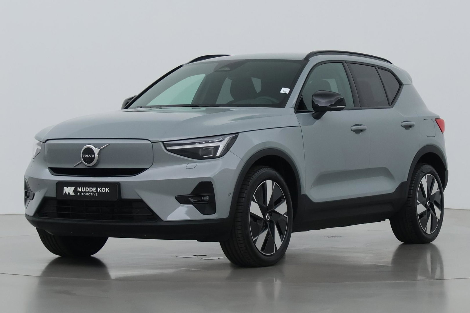 Volvo EX40 Single Motor Extended Range Plus 82 kWh | ACC | Harman/Kardon | 360° Camera | BLIS | Stoel+Stuurverwarming | 19 Inch