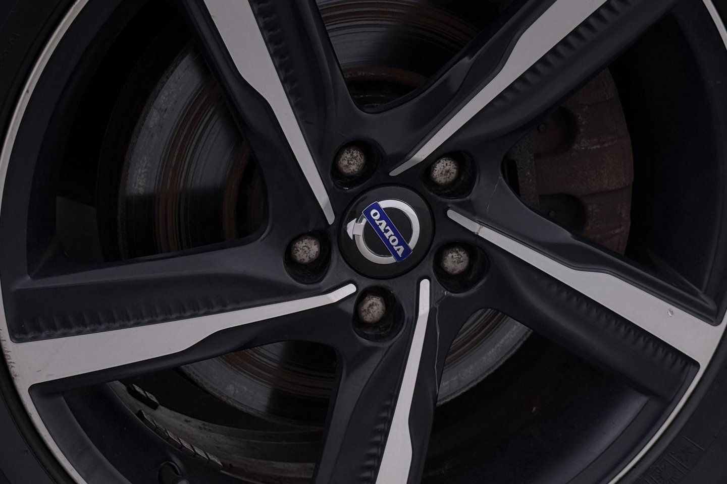 Volvo XC60 2.4 D4 R-Design | 5-Cilinder | Trekhaak | Stoelverwarming | 18 Inch