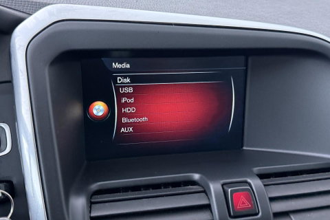 Volvo XC60 2.4 D4 R-Design | 5-Cilinder | Trekhaak | Stoelverwarming | 18 Inch
