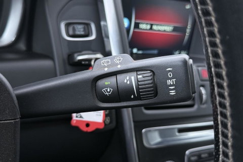 Volvo XC60 2.4 D4 R-Design | 5-Cilinder | Trekhaak | Stoelverwarming | 18 Inch