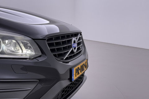 Volvo XC60 2.4 D4 R-Design | 5-Cilinder | Trekhaak | Stoelverwarming | 18 Inch
