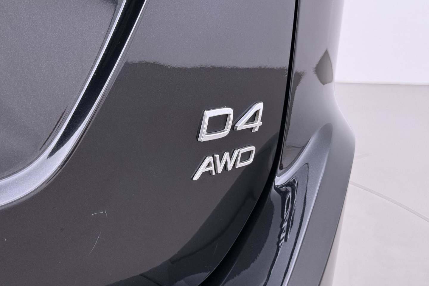 Volvo XC60 2.4 D4 R-Design | 5-Cilinder | Trekhaak | Stoelverwarming | 18 Inch