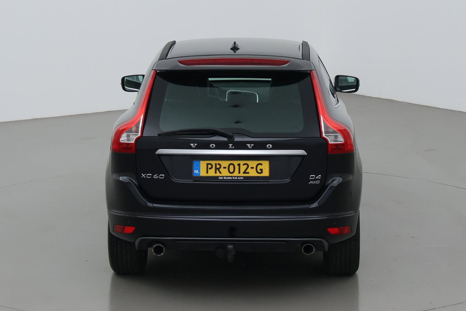 Volvo XC60 2.4 D4 R-Design | 5-Cilinder | Trekhaak | Stoelverwarming | 18 Inch