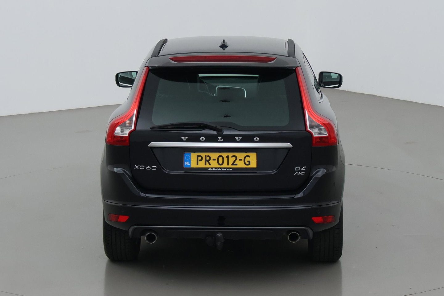 Volvo XC60 2.4 D4 R-Design | 5-Cilinder | Trekhaak | Stoelverwarming | 18 Inch