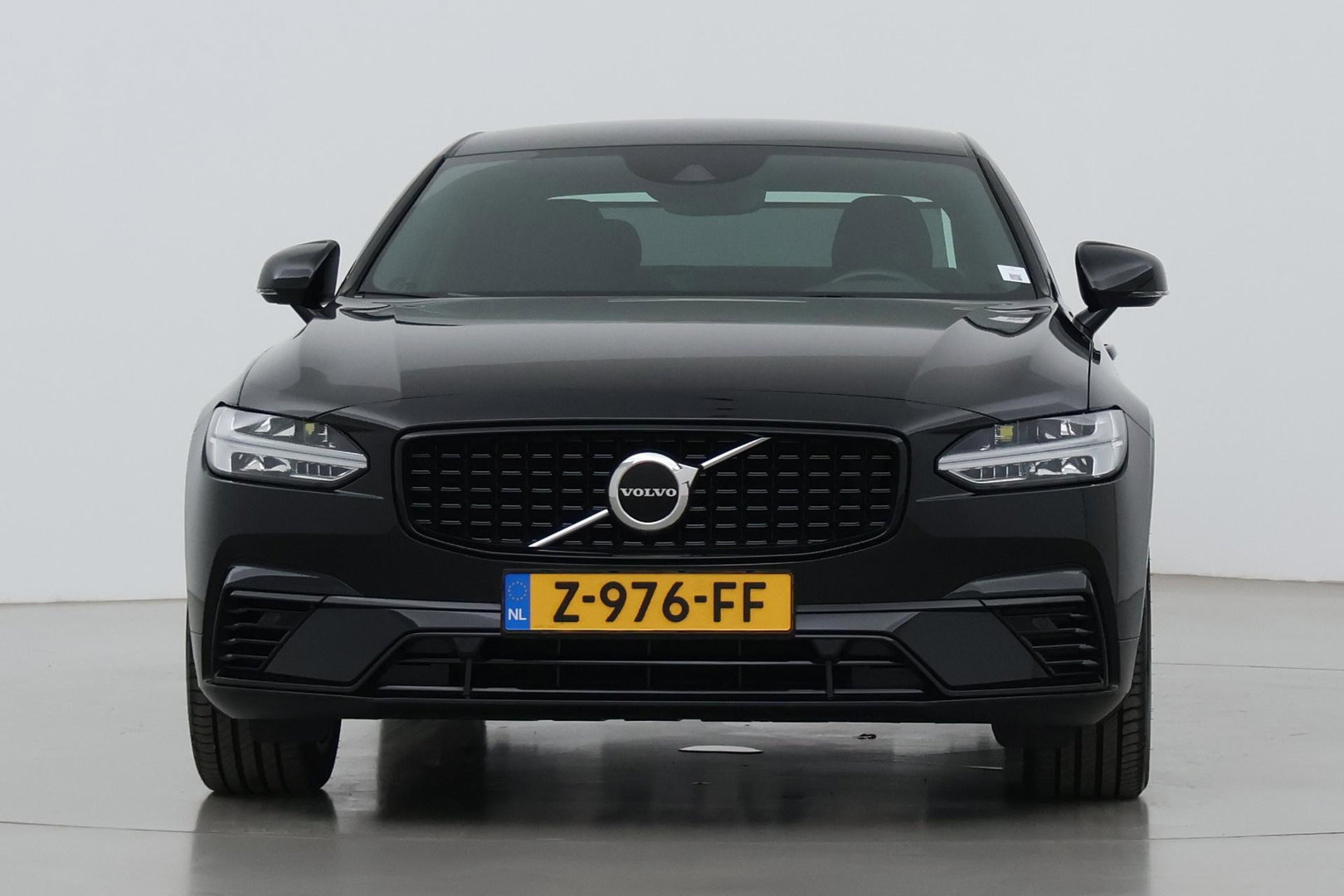 Volvo S90 T8 AWD R-Design | Trekhaak | ACC | Vol-Leder | Ventilatie | Stoel+Stuurverwarming | Camera