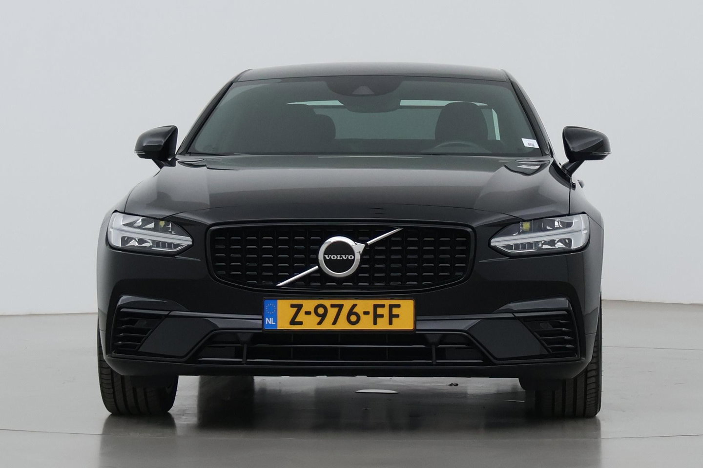 Volvo S90 T8 AWD R-Design | Trekhaak | ACC | Vol-Leder | Ventilatie | Stoel+Stuurverwarming | Camera