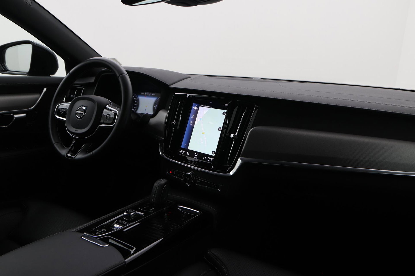Volvo S90 T8 AWD R-Design | Trekhaak | ACC | Vol-Leder | Ventilatie | Stoel+Stuurverwarming | Camera