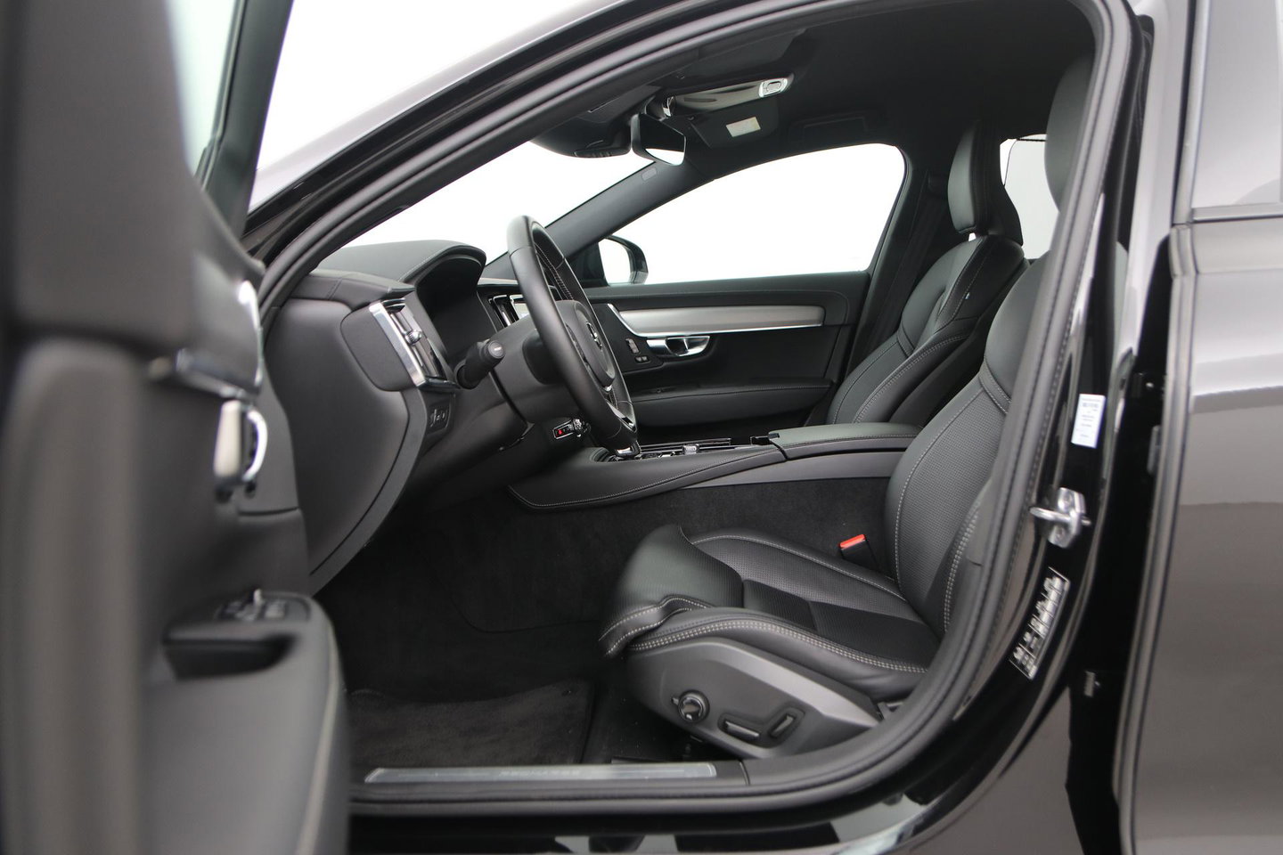 Volvo S90 T8 AWD R-Design | Trekhaak | ACC | Vol-Leder | Ventilatie | Stoel+Stuurverwarming | Camera