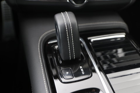 Volvo S90 T8 AWD R-Design | Trekhaak | ACC | Vol-Leder | Ventilatie | Stoel+Stuurverwarming | Camera