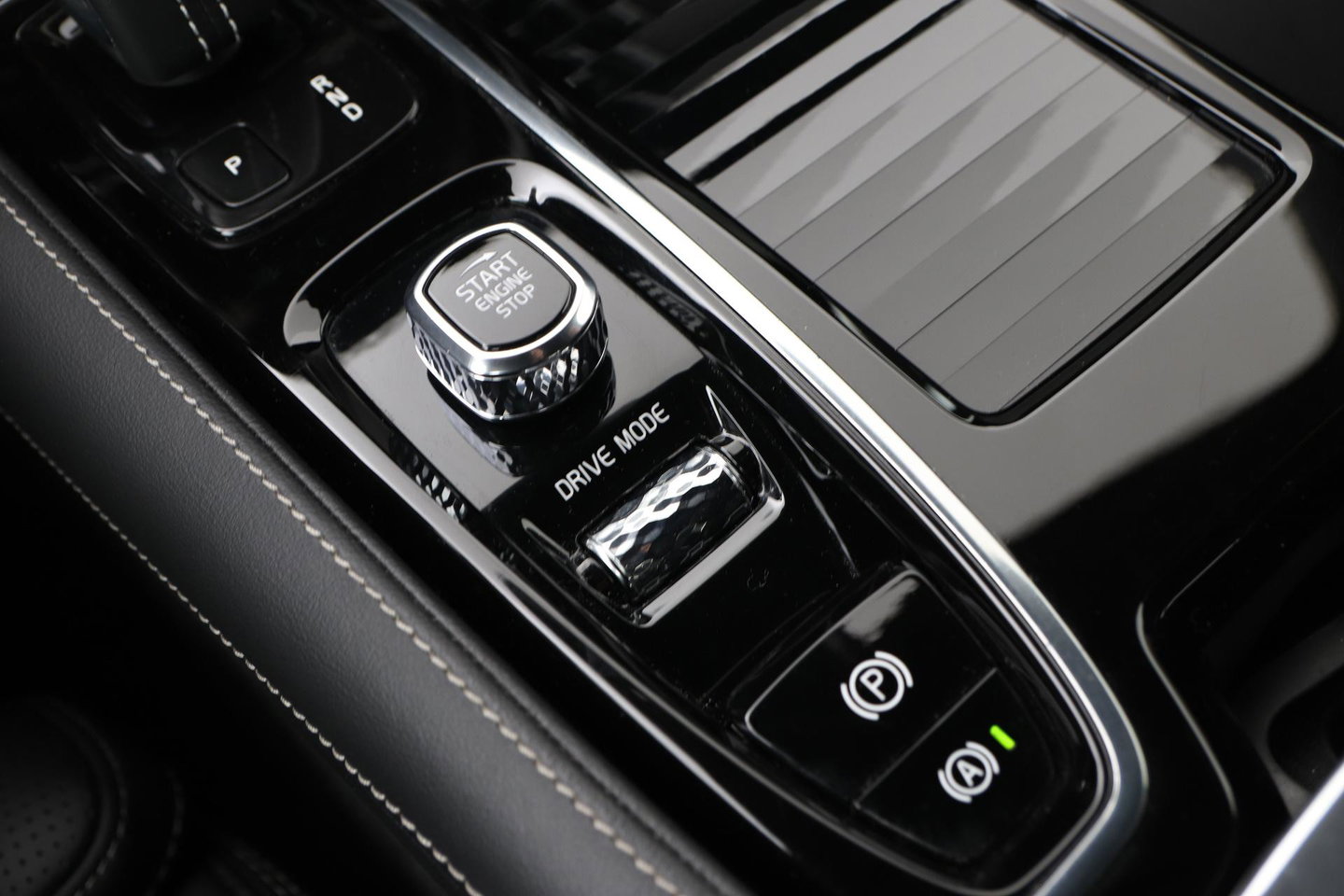 Volvo S90 T8 AWD R-Design | Trekhaak | ACC | Vol-Leder | Ventilatie | Stoel+Stuurverwarming | Camera
