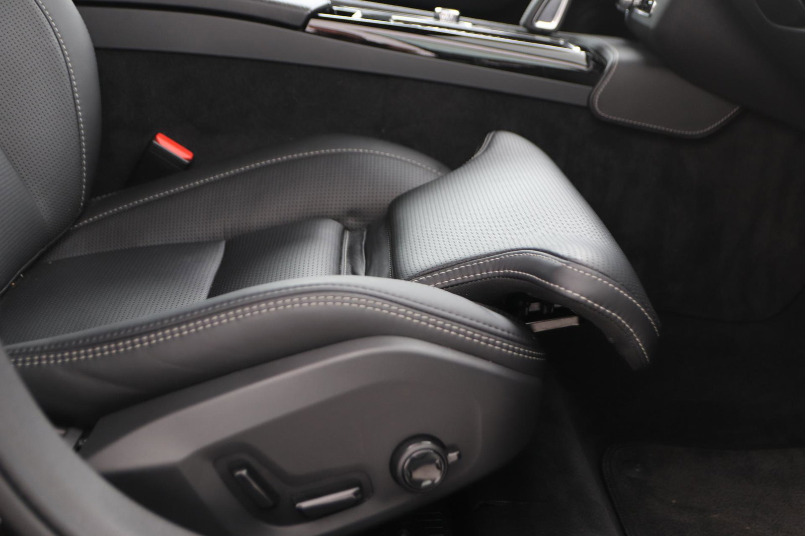 Volvo S90 T8 AWD R-Design | Trekhaak | ACC | Vol-Leder | Ventilatie | Stoel+Stuurverwarming | Camera