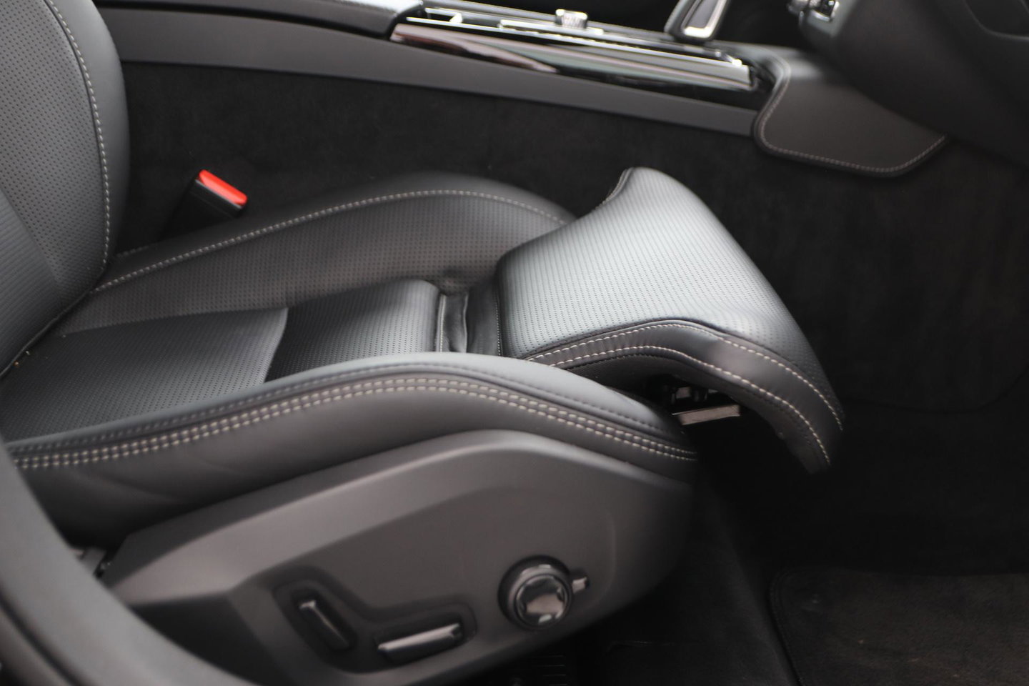 Volvo S90 T8 AWD R-Design | Trekhaak | ACC | Vol-Leder | Ventilatie | Stoel+Stuurverwarming | Camera