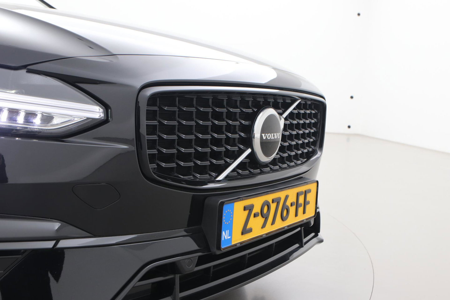 Volvo S90 T8 AWD R-Design | Trekhaak | ACC | Vol-Leder | Ventilatie | Stoel+Stuurverwarming | Camera