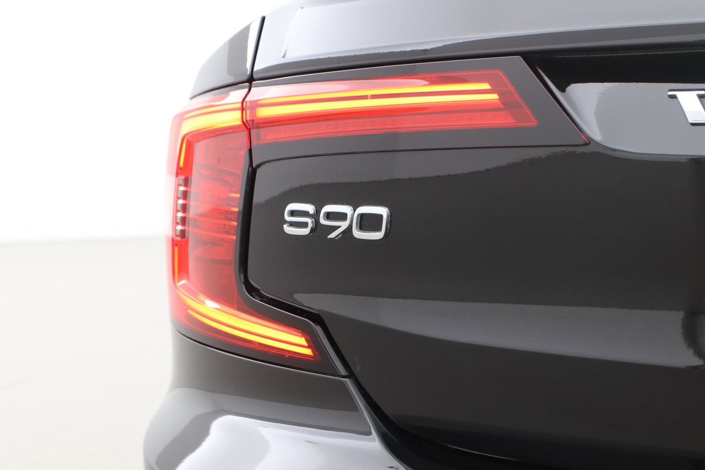 Volvo S90 T8 AWD R-Design | Trekhaak | ACC | Vol-Leder | Ventilatie | Stoel+Stuurverwarming | Camera