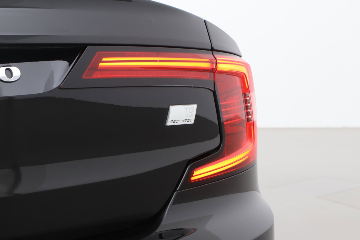 Volvo S90 T8 AWD R-Design | Trekhaak | ACC | Vol-Leder | Ventilatie | Stoel+Stuurverwarming | Camera