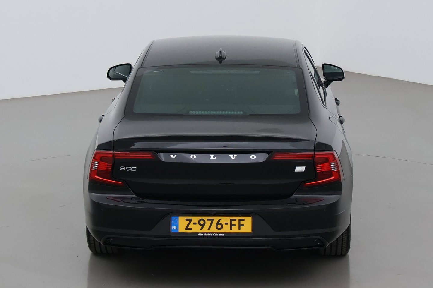Volvo S90 T8 AWD R-Design | Trekhaak | ACC | Vol-Leder | Ventilatie | Stoel+Stuurverwarming | Camera