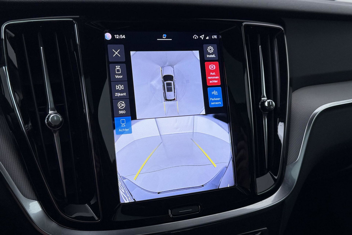 Volvo V60 T6 Plug-in hybrid Plus Bright | ACC | Panoramadak | 360° Camera | Head-Up | Harman/Kardon | Stoel+Stuurverwarming | Keyless | Getint Glas