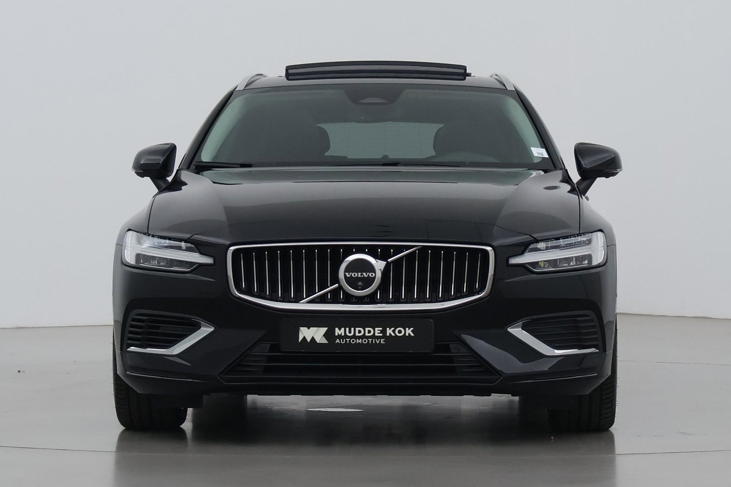 Volvo V60 T6 Plug-in hybrid Plus Bright | ACC | Panoramadak | 360° Camera | Head-Up | Harman/Kardon | Stoel+Stuurverwarming | Keyless | Getint Glas