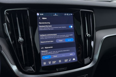 Volvo V60 T6 Plug-in hybrid Plus Bright | ACC | Panoramadak | 360° Camera | Head-Up | Harman/Kardon | Stoel+Stuurverwarming | Keyless | Getint Glas