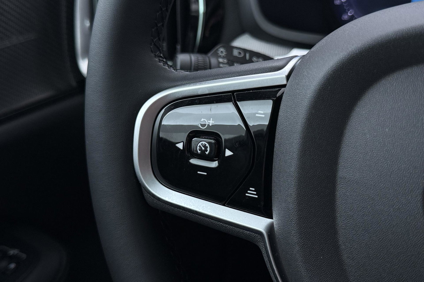 Volvo V60 T6 Plug-in hybrid Plus Bright | ACC | Panoramadak | 360° Camera | Head-Up | Harman/Kardon | Stoel+Stuurverwarming | Keyless | Getint Glas
