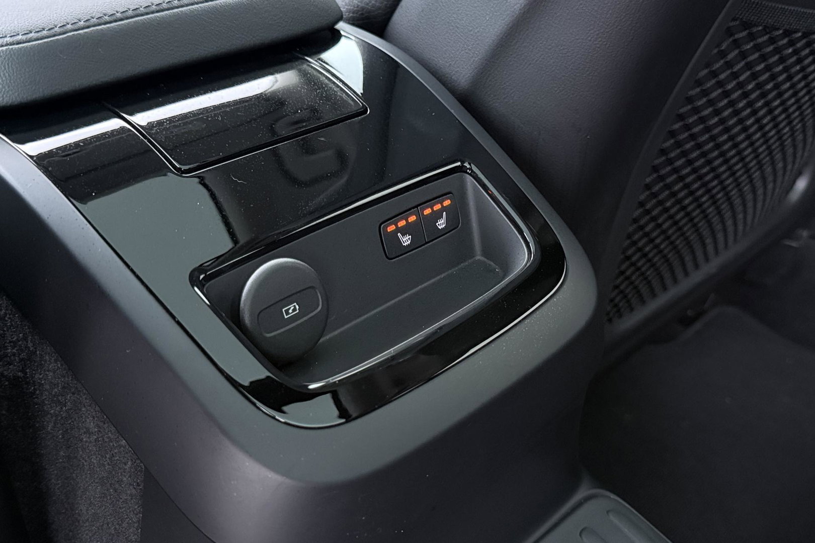 Volvo V60 T6 Plug-in hybrid Plus Bright | ACC | Panoramadak | 360° Camera | Head-Up | Harman/Kardon | Stoel+Stuurverwarming | Keyless | Getint Glas