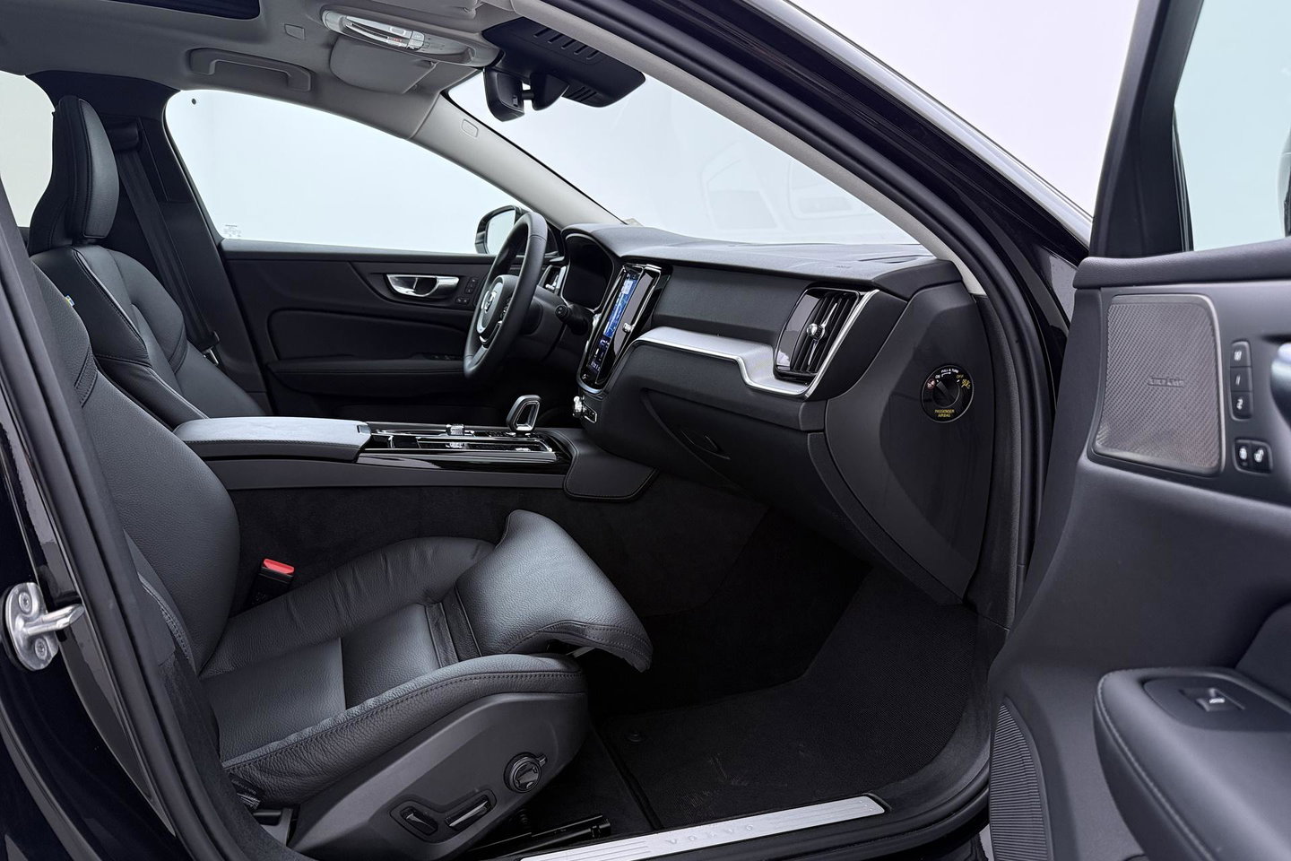 Volvo V60 T6 Plug-in hybrid Plus Bright | ACC | Panoramadak | 360° Camera | Head-Up | Harman/Kardon | Stoel+Stuurverwarming | Keyless | Getint Glas