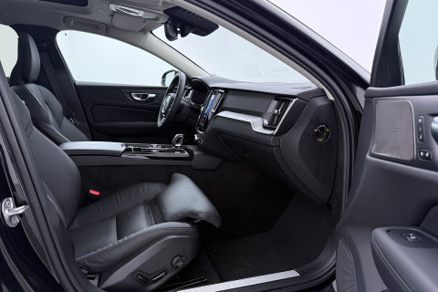Volvo V60 T6 Plug-in hybrid Plus Bright | ACC | Panoramadak | 360° Camera | Head-Up | Harman/Kardon | Stoel+Stuurverwarming | Keyless | Getint Glas