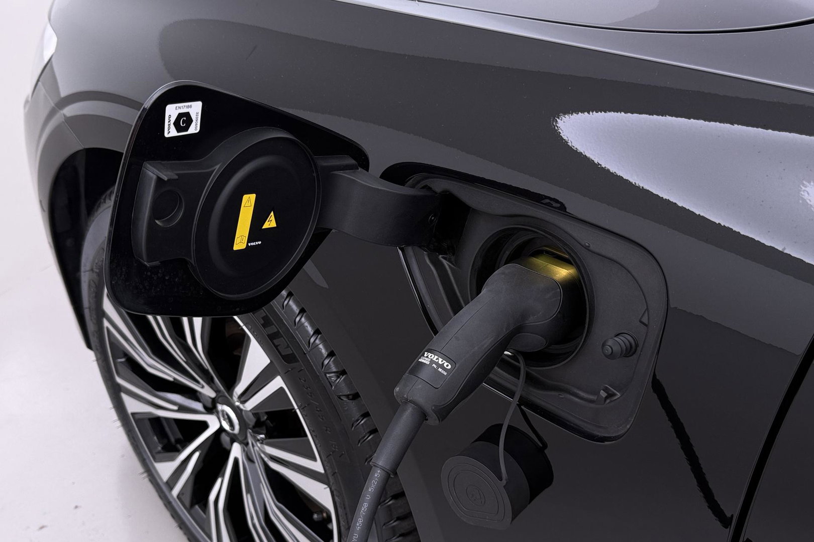 Volvo V60 T6 Plug-in hybrid Plus Bright | ACC | Panoramadak | 360° Camera | Head-Up | Harman/Kardon | Stoel+Stuurverwarming | Keyless | Getint Glas