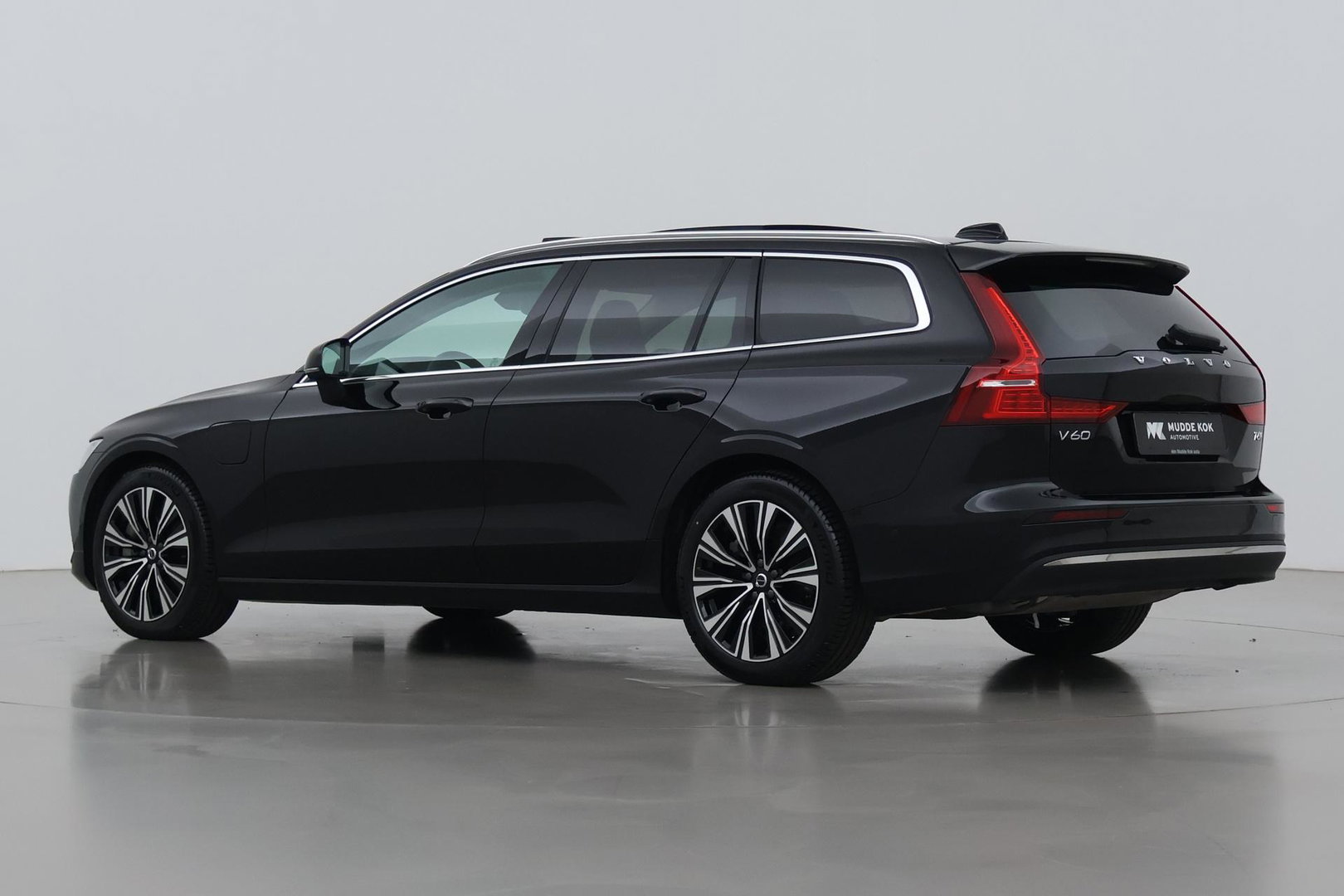 Volvo V60 T6 Plug-in hybrid Plus Bright | ACC | Panoramadak | 360° Camera | Head-Up | Harman/Kardon | Stoel+Stuurverwarming | Keyless | Getint Glas