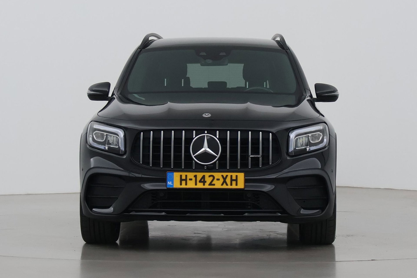 Mercedes-Benz GLB 200 Business Solution AMG | Night Pakket | Camera | Dodehoekdetectie | Stoelverwarming | Sfeerverlichting