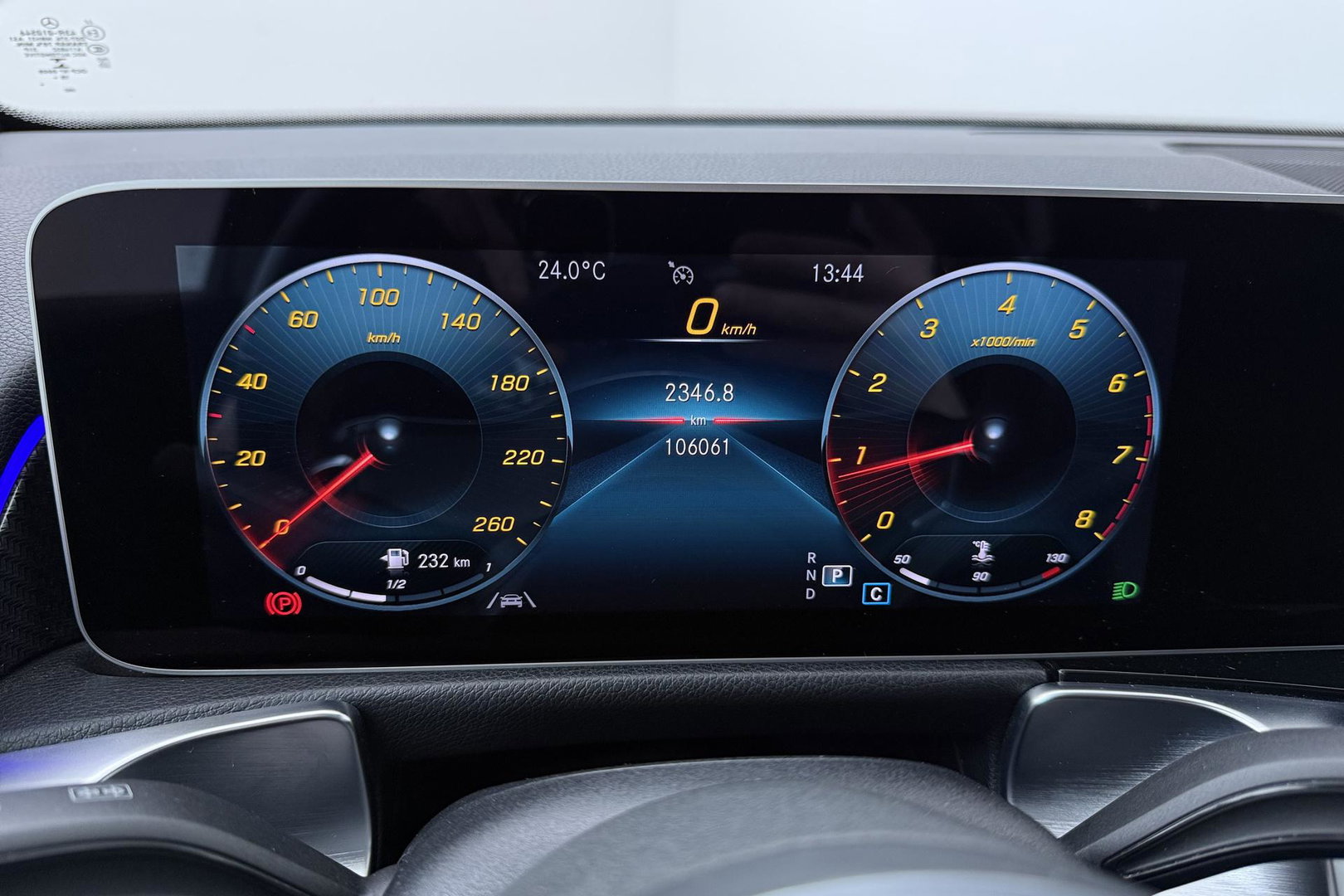 Mercedes-Benz GLB 200 Business Solution AMG | Night Pakket | Camera | Dodehoekdetectie | Stoelverwarming | Sfeerverlichting