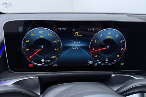 Mercedes-Benz GLB 200 Business Solution AMG | Night Pakket | Camera | Dodehoekdetectie | Stoelverwarming | Sfeerverlichting