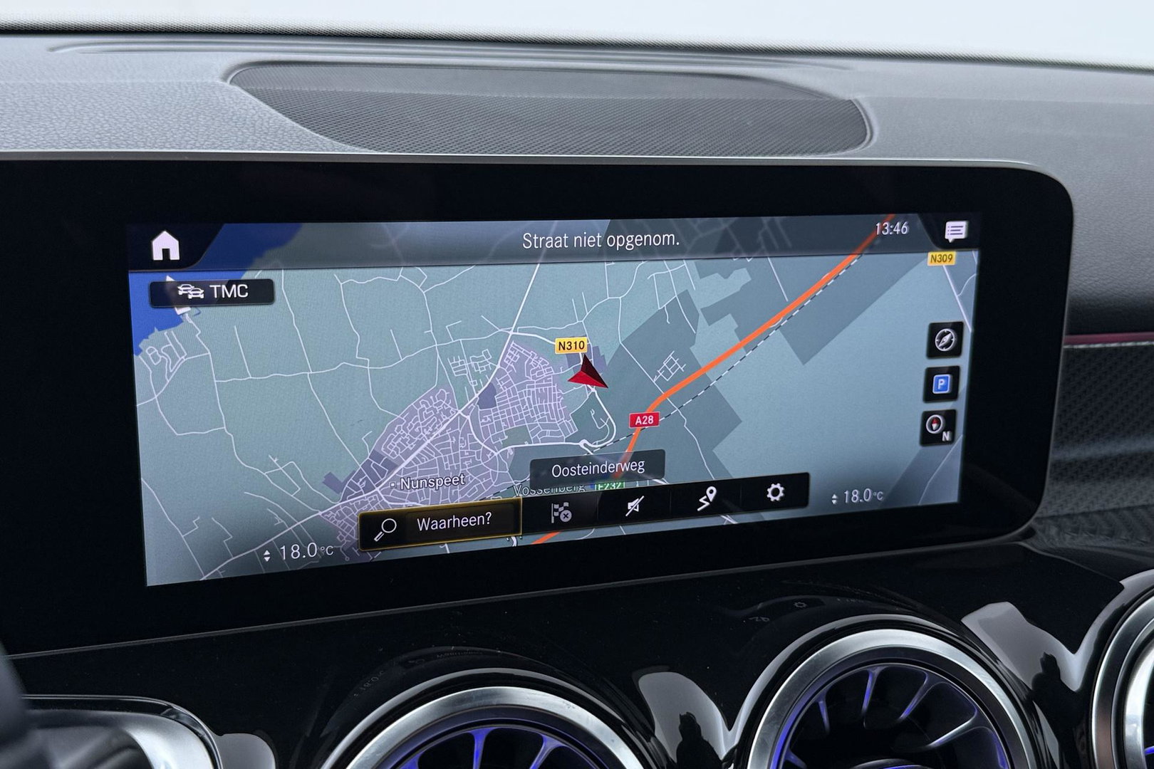 Mercedes-Benz GLB 200 Business Solution AMG | Night Pakket | Camera | Dodehoekdetectie | Stoelverwarming | Sfeerverlichting