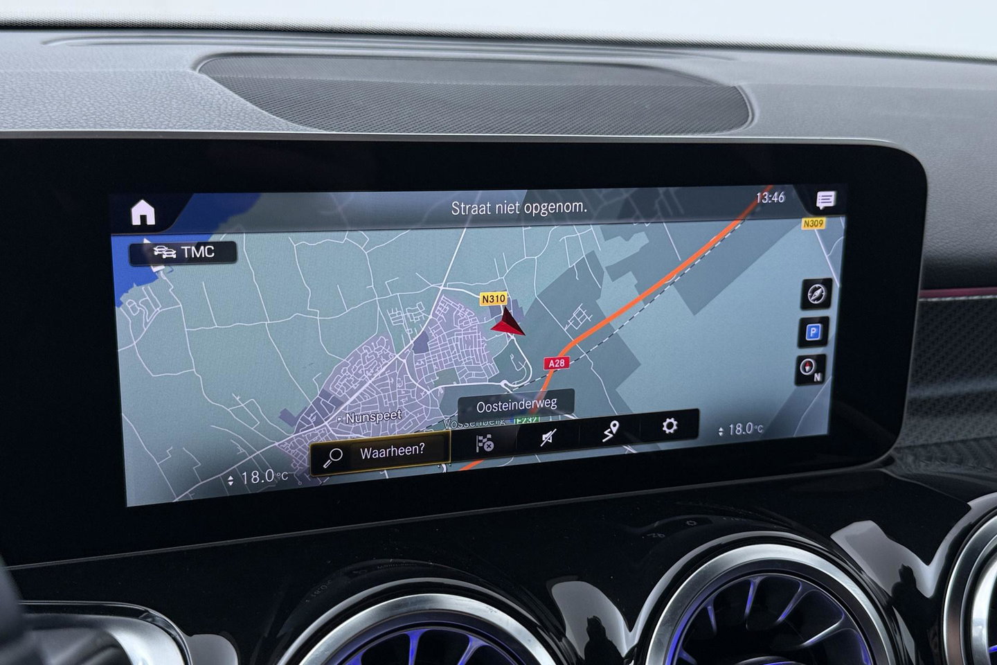Mercedes-Benz GLB 200 Business Solution AMG | Night Pakket | Camera | Dodehoekdetectie | Stoelverwarming | Sfeerverlichting