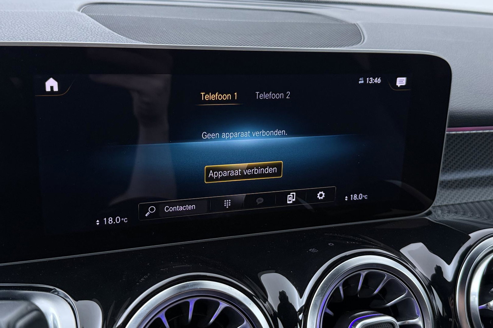 Mercedes-Benz GLB 200 Business Solution AMG | Night Pakket | Camera | Dodehoekdetectie | Stoelverwarming | Sfeerverlichting
